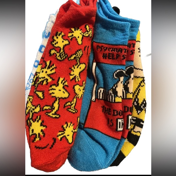 New PEANUTS Ladies 5 Pair No Show Socks SNOOPY, CHARLIE BROWN, LUCY WOODSTOCK - Picture 5 of 7